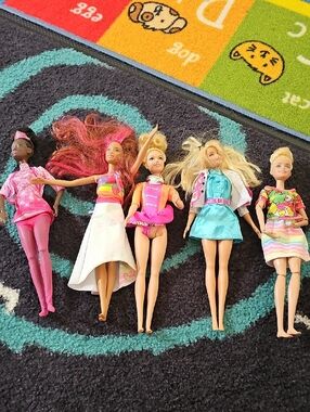 Barbie Dolls Assorted Pink and Blue Fashion Set - 5pc